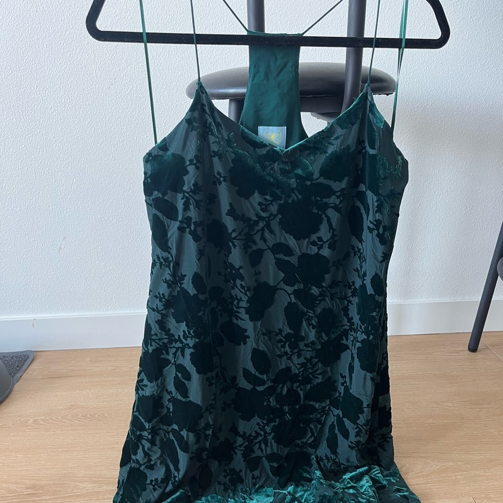 4 for $30! - 
Elegant Green Floral Slip Dress